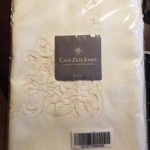 Tablecloth  with 6 Napkins